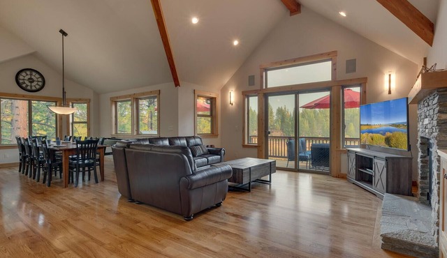 AC, Slot Machine, Skeeball, Bubble Hockey, Shuffleboard, Spa, +Meadow Views – Meadow View Estate