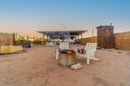 Airstream Desert Stay | Hot Tub, Views, Stargazing