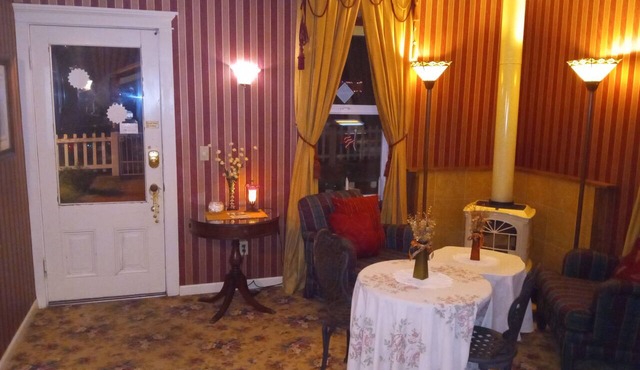 All Season's Groveland Inn