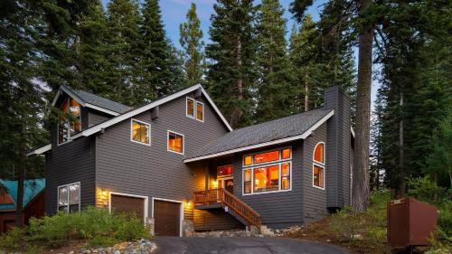 Alpenglow Chalet by AvantStay