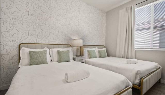 Arizona Escape 2BR2B + Pool and Free parking