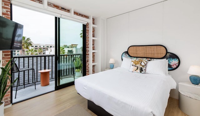 Balcony Room 303 | The Brick Boutique Hotel