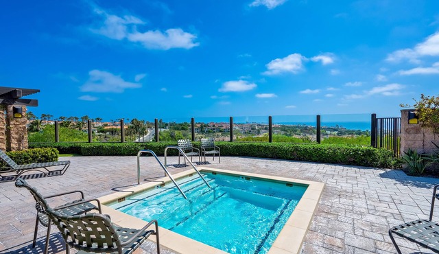 Barefoot Bungalow - Ocean Views!