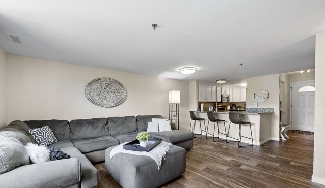 Barzona Ave Condo