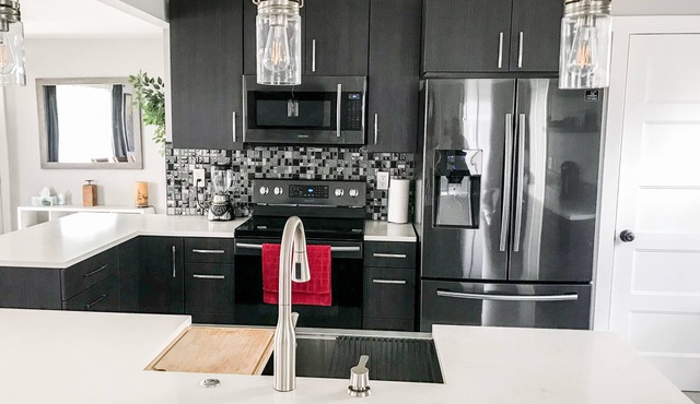 ⟡ Be-UTAH-ful Home close to Mountains w backyard ⟡