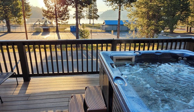 Beach Chalet - Ski Lease - Weddings - Events - Reunions - Thanksgiving - Boating