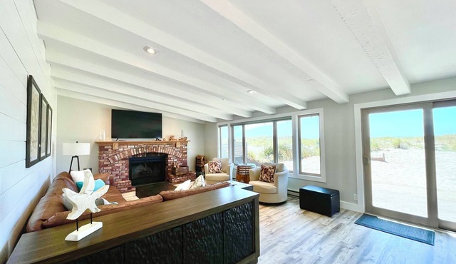BEACHFRONT LIVING! Spacious Single-level, w/3BD, 3BA, Fenced Courtyard. Dogs OK