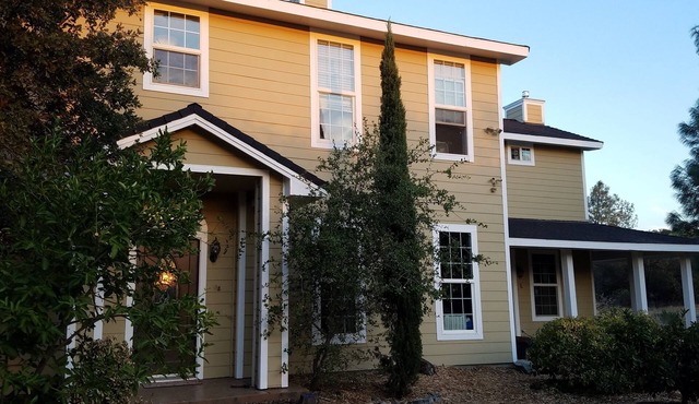 Beautiful Country Getaway, 2 Miles to Lake!