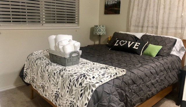 Beautiful cozy home in south central Salem!