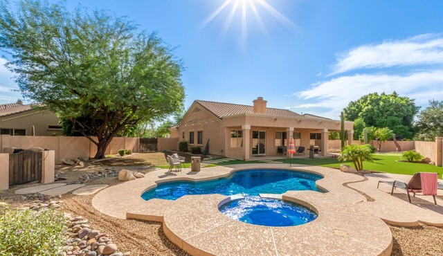 Beautiful,Immaculate, Glendale home.