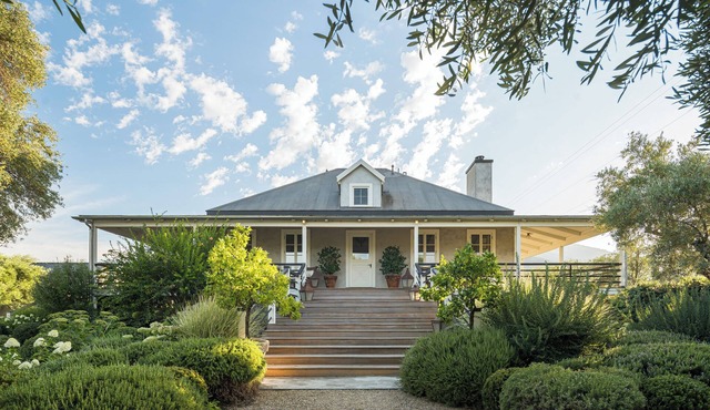 Beautiful, relaxing retreat in the heart of Rutherford.