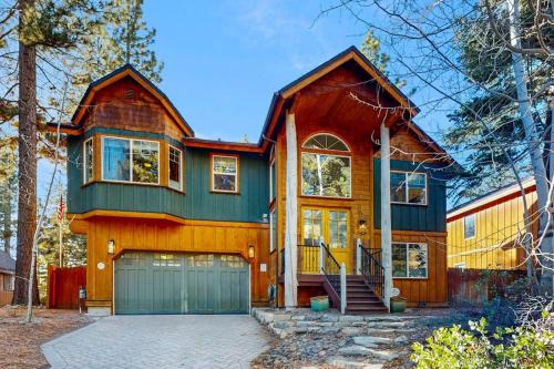Beautiful & Spacious Newer Home with Lovely Master Suite & Gourmet Kitchen