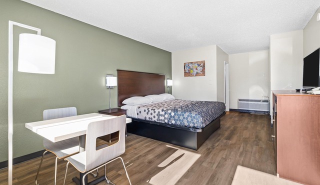 Bend Inn & Suites