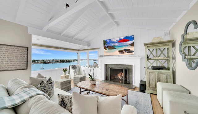 Best View In All Of Newport/CDM Beach Cottage