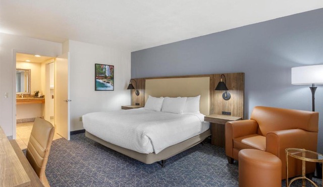 Best Western Plus A Wayfarer's Inn & Suites
