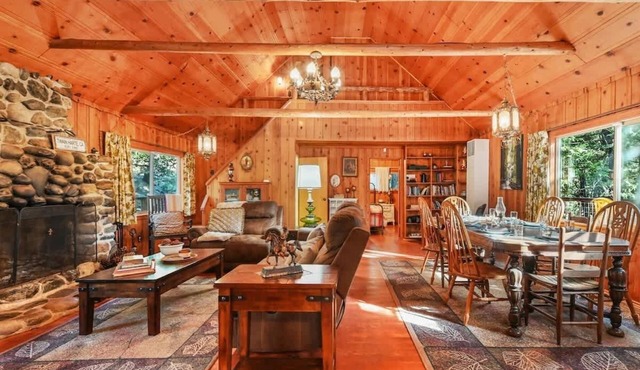 Bigfoot Hideaway – Spacious 5BR Cabin w/Lake Access & Game Area in Twain Harte