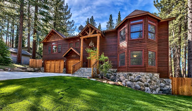 Blackfoot Luxury Retreat - Hot Tub, Pool Table, Pets, Deck