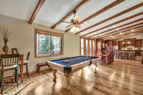 Blackfoot Luxury Retreat - Hot Tub Pool Table Pets Deck
