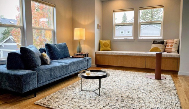 Bluebird Day - Summit Sanctuary: Perfect for a romantic getaway.