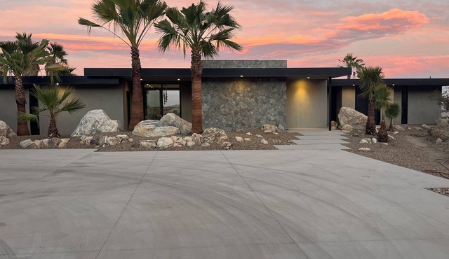 Brand New, Organic Modern Luxury Escape on 7 acres. Ultra private. 360 mt views.