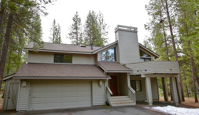 Breathtaking Cottage with Barbecue in Sunriver, Oregon