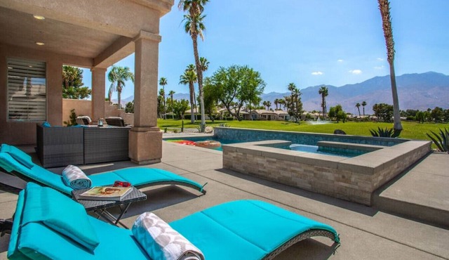 Bright Home w/Private Pool Overlooking Golf Course
