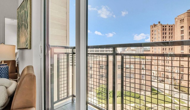 Calm & Serene 2BR | Cleveland Clinic