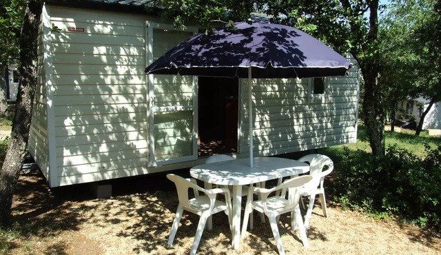 Camping les Chênes* - Mobile home Garrigue 3 Rooms 4 People Air Conditioned Without Sanitary in JUNAS