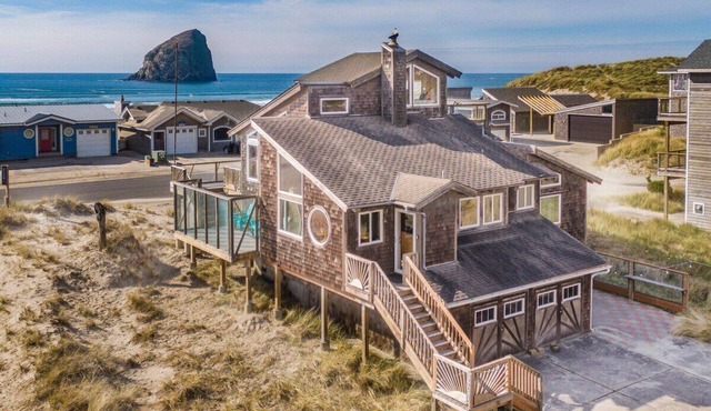 Captain's Nest - Views! Steps to beach. Game room. Large fun classic home