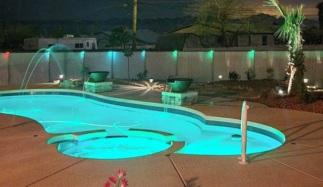 Casa Oasis- Your Family Fun Vacation Pool Home with Boat Parking