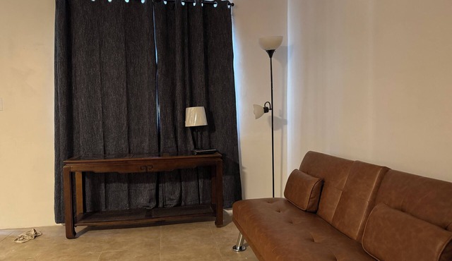 Central 1BR Quiet Oasis: 3 miles to UofA & Banner + Fast WiFi