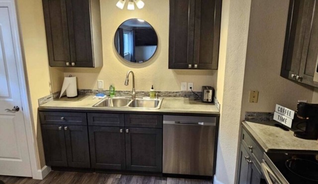 Central Missoula Charmer! Location meets simplicity at this newly remodeled apt!