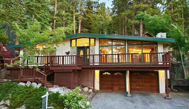 Chalet Zephyr Cove house, next to Heavenly Ski Resort and lake