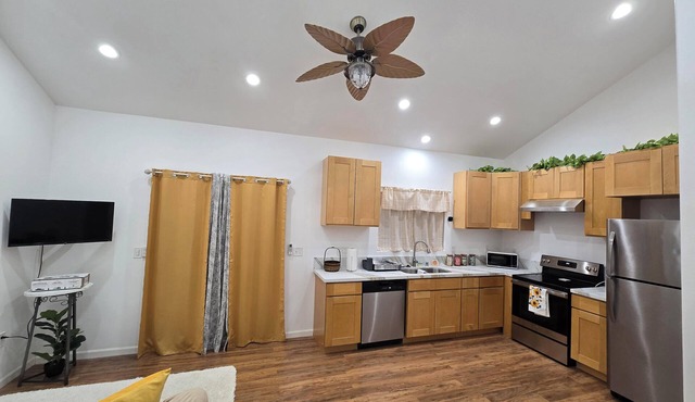 Charming 1-bedroom 500 Sq. Ft. back house in nice neighborhood of Moreno Valley,