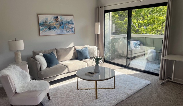Charming 2-bedroom condo with AC, WiFi in amazing Sonoma