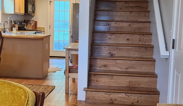 Charming 2 bedroom home with easy nature access in quite East Missoula