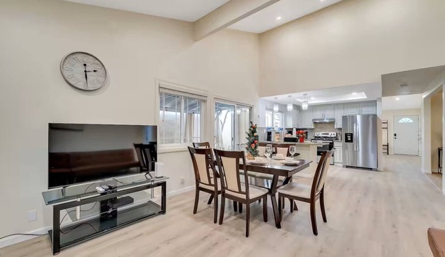 Charming 3-bedroom house in delightful San Jose with AC/WIFI/LAUNDRY/PARKING