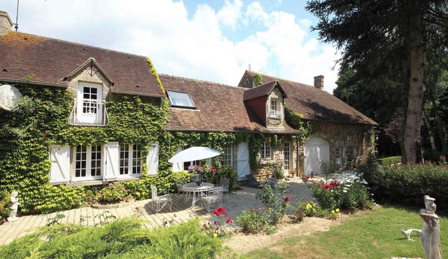 Charming bed and breakfast near the town of ALENCON 6 KM in Pacé