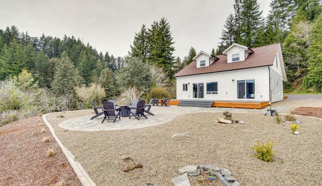 Charming Florence Home w/Fire Pit & River Views!