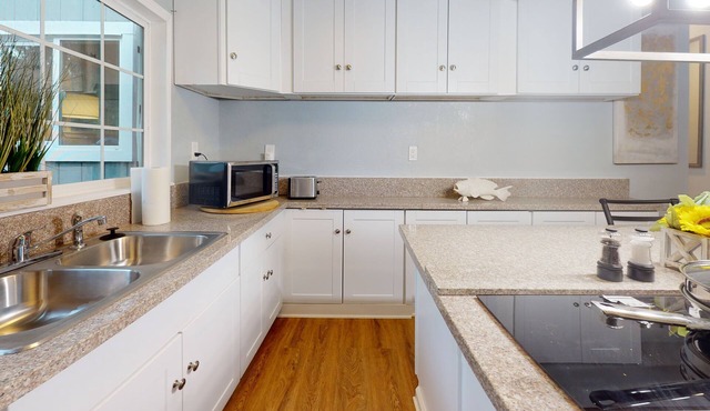 Charming House w/ Wi-Fi + Self Check-in