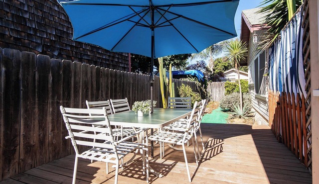 Charming OB Cottage. Walk to Beach, Private Garage & W/D!