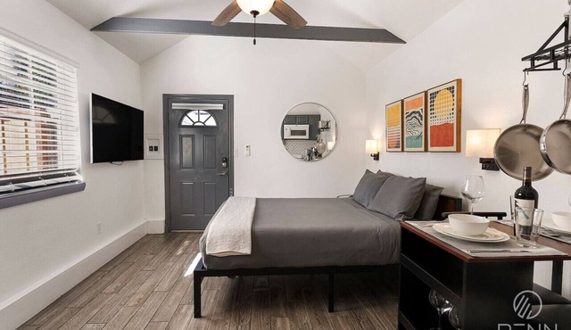 Chic Guesthouse Near Downtown | Stylish, Private & Cozy