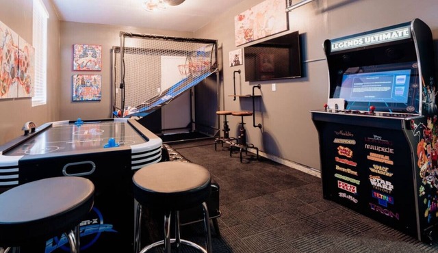 Chico Creek Villa: Clean, Comfortable & Game Room!