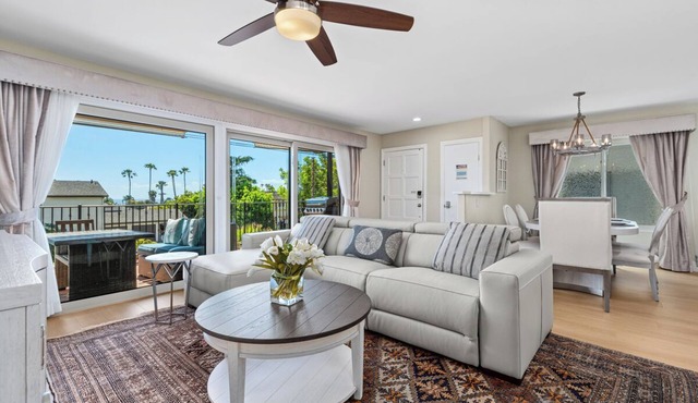 Coastal Modern Beach Cottage-2 Bed/2 Bath, A/C, Vegetable Garden, Walk2Beach