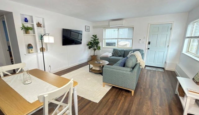Coastal Retreat - Close to the Beach and Harbor