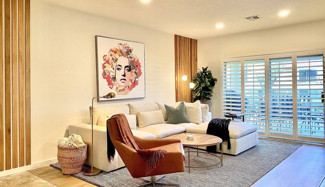 COME AND ENJOY OUR PERFECTLY LOCATED 2 BDRM VILLA