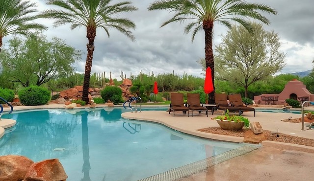 Comfort and Relaxation! Swimming Pool, Full Kitchen, Free Parking!