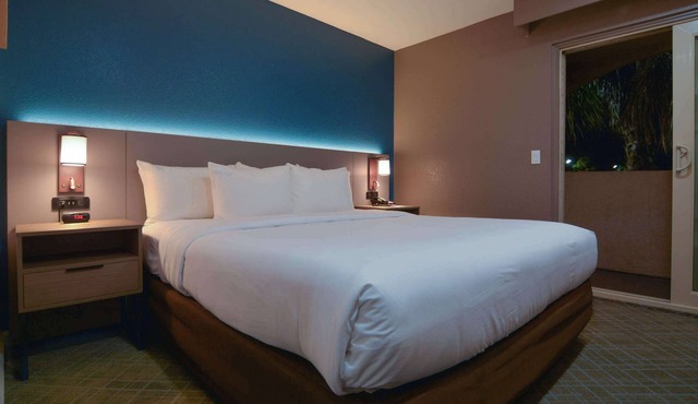 Comfort Inn & Suites Moreno Valley near March Air Reserve Base