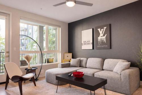 Comfortable Home With Pool & Gym 10 Min to Disneyland