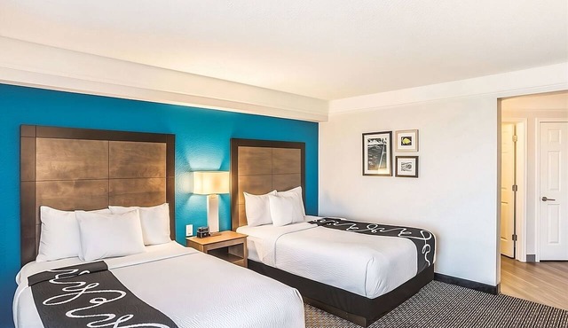 Comfortable Stay with Pool Access, Enjoy Our Bright Side Breakfast | 2 Rooms